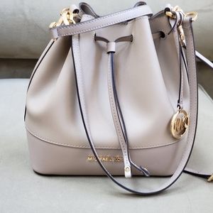 Michael Kors Bucket Bag